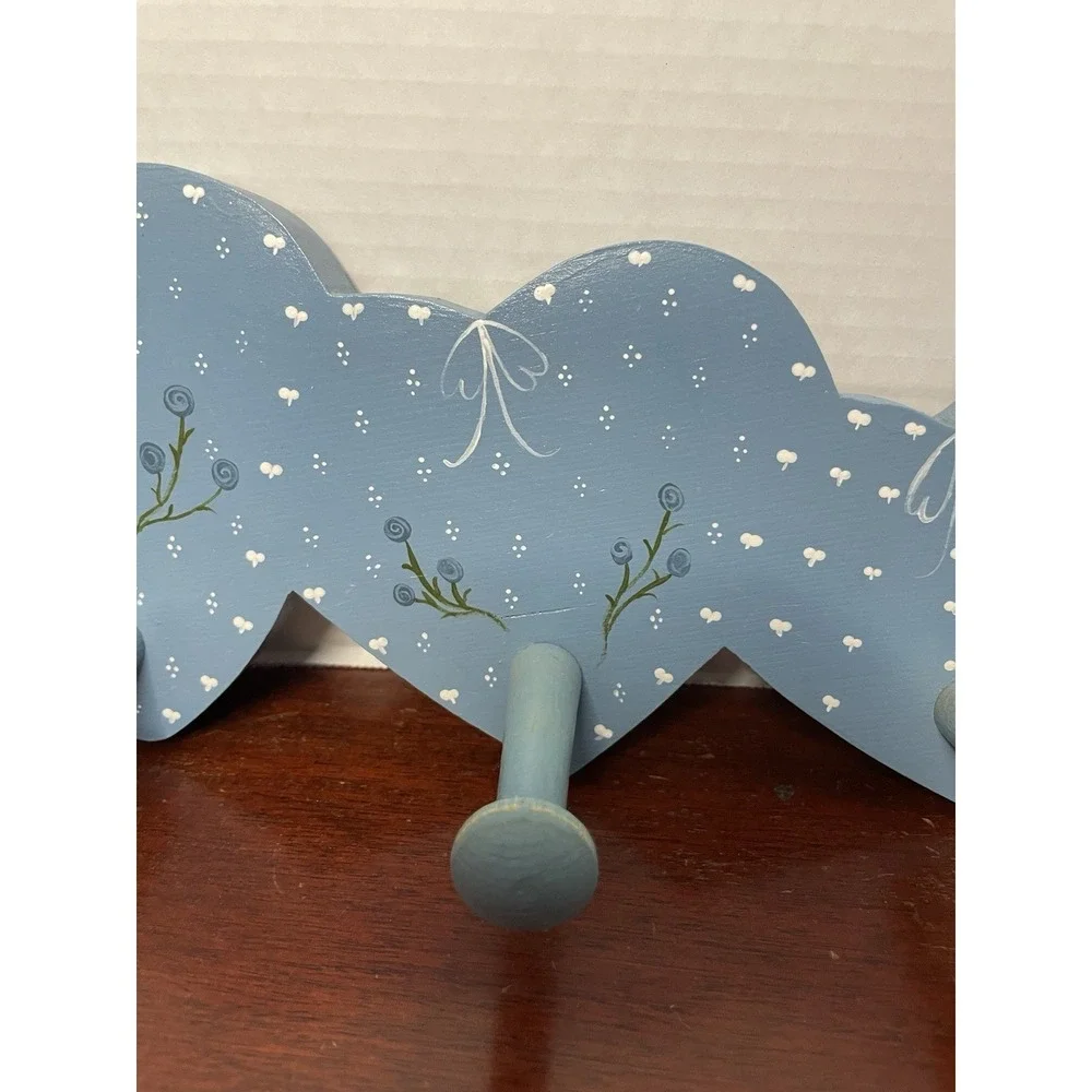 Vintage Grannycore Blue Wooden 5 Peg Heart Wall Mount Hanging Coat Rack